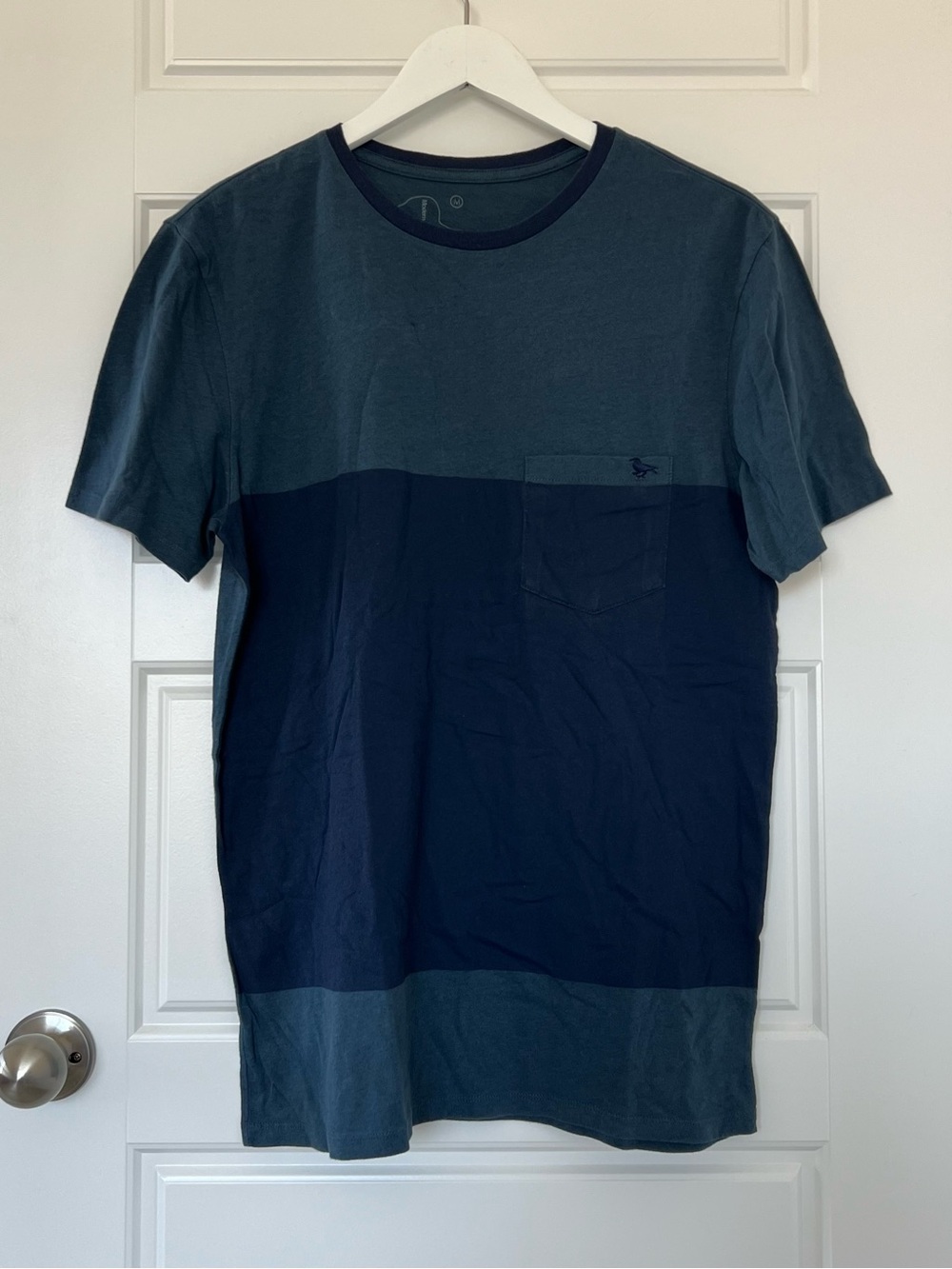 Modern Amusement // NWOT Men's Casual Everyday Two-tone Crewneck T-shirt
